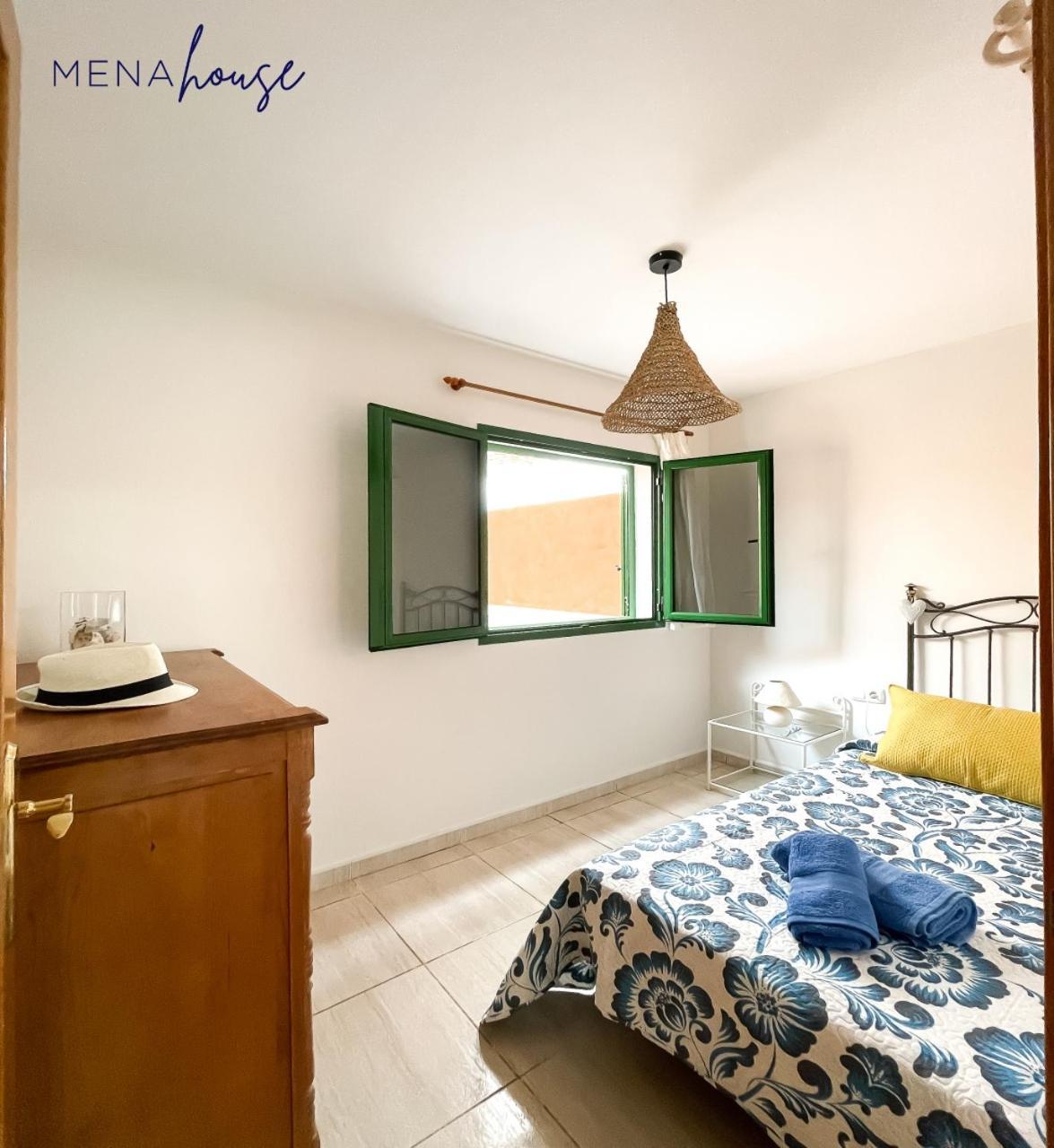 Mena House Villa คอร์ราเลโฮ ภายนอก รูปภาพ